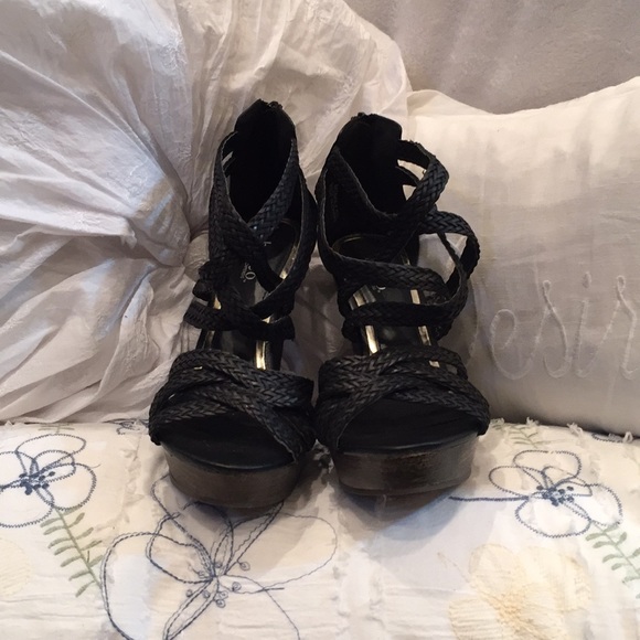 bucco capensis Shoes - Never worn! Bucco Black strappy Platform Shoes